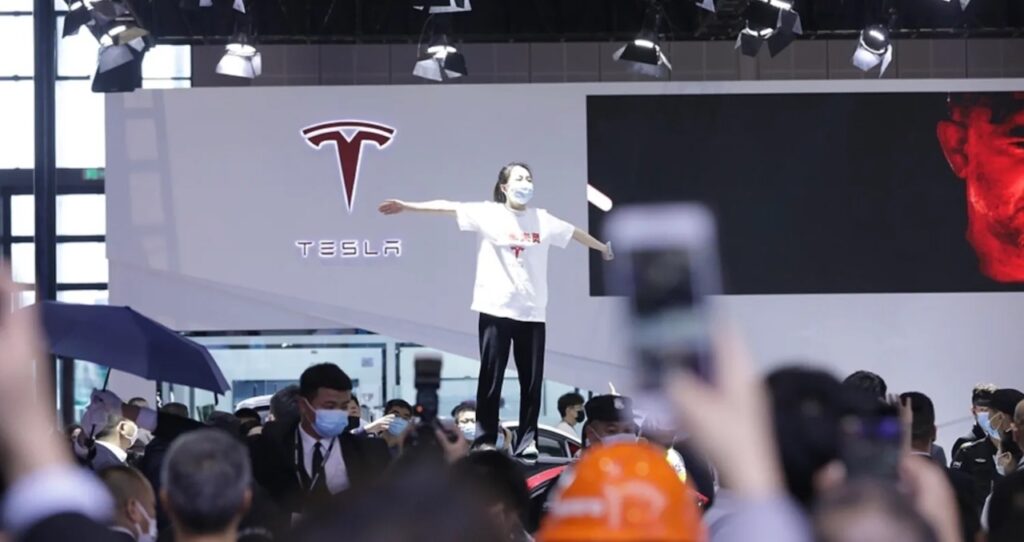 Tesla-protest-china