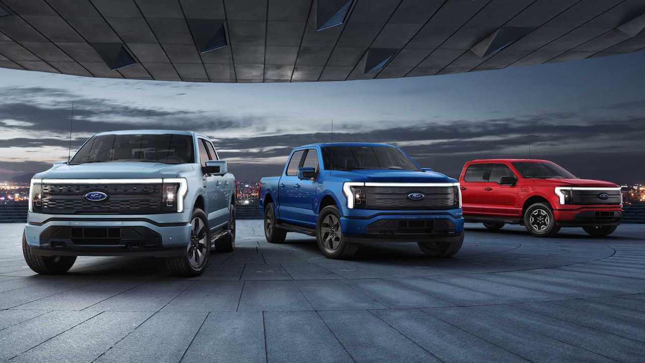 2022-ford-f-150-lightning-front-view
