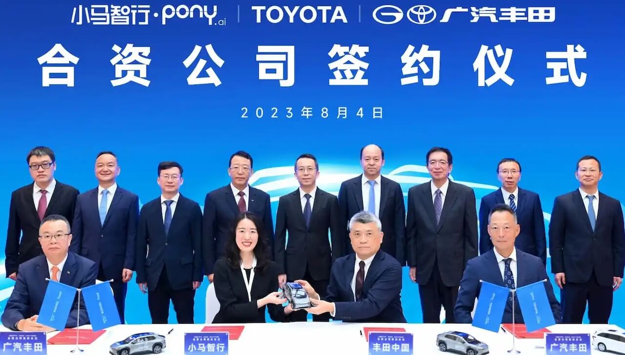 Toyota-electric-robotaxis