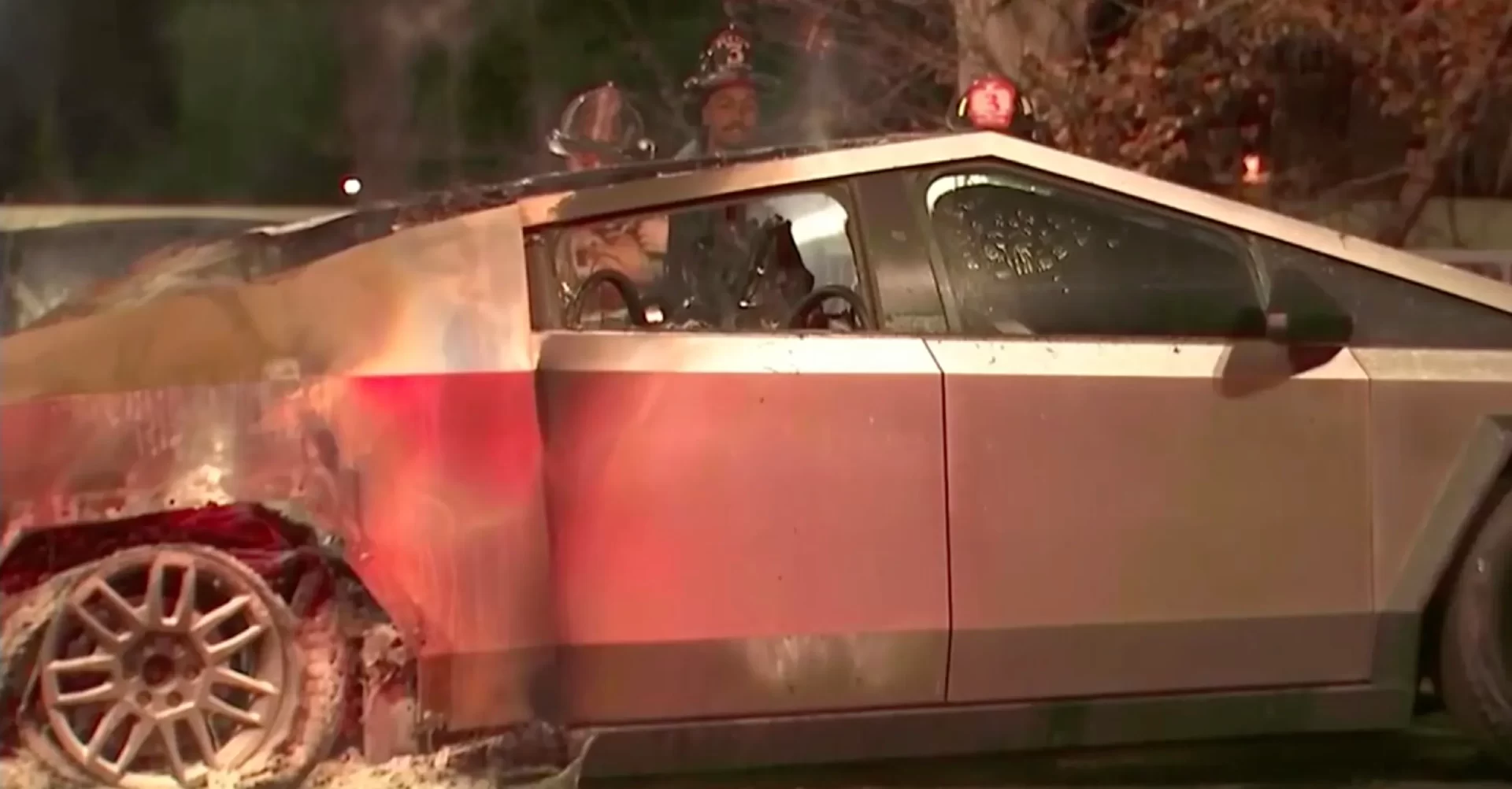 Tesla-Cybertruck-fire-atlanta-1